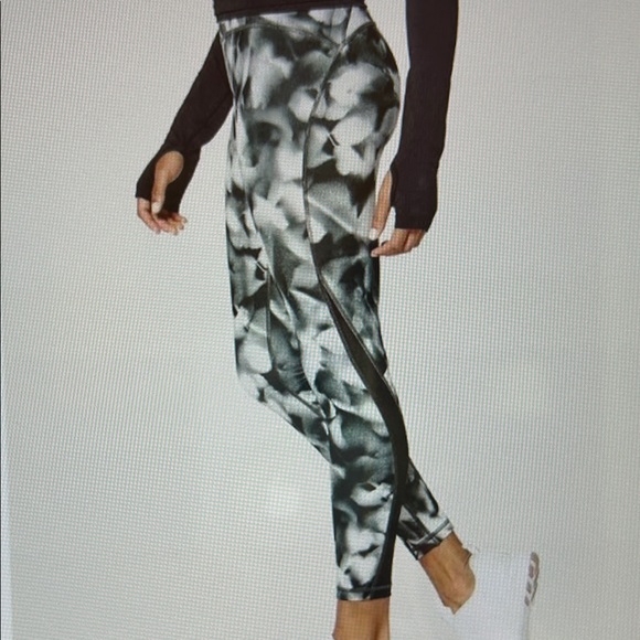 lululemon athletica Pants - Lululemon Train Times Leggings